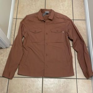 Vuori Button Up